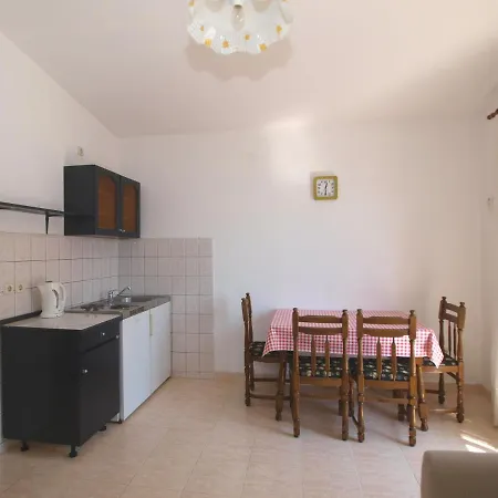 Korljan Daire Gradac (Split-Dalmatia)