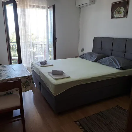 Korljan Apartamento *
